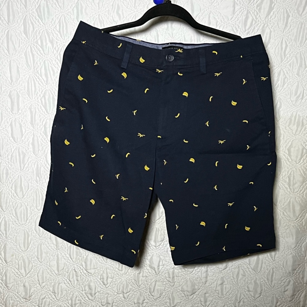 BANANA REPUBLIC Navy Blue Shorts with Banana Print